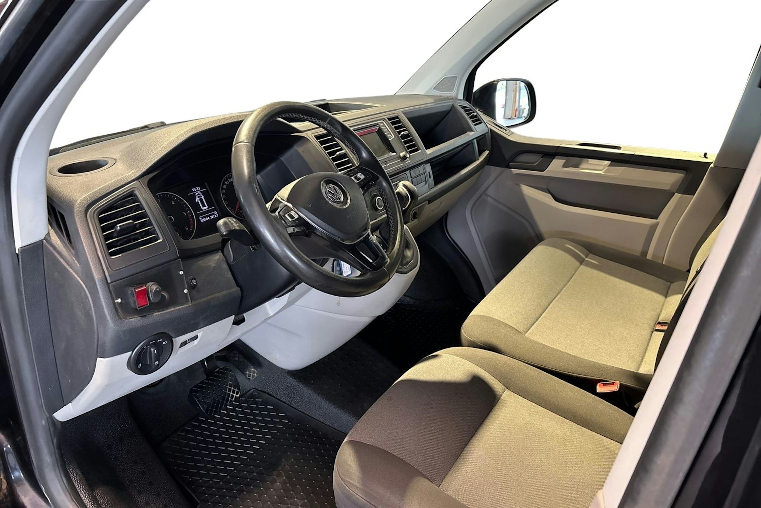 musta Volkswagen Transporter 2017 kuva 8.