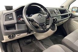 valkoinen Volkswagen Transporter 2018 kuva 6.