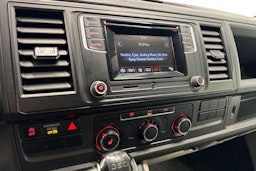 valkoinen Volkswagen Transporter 2018 kuva 8.