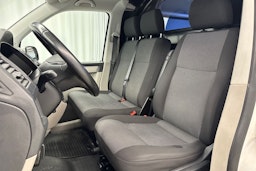 valkoinen Volkswagen Transporter 2018 kuva 14.
