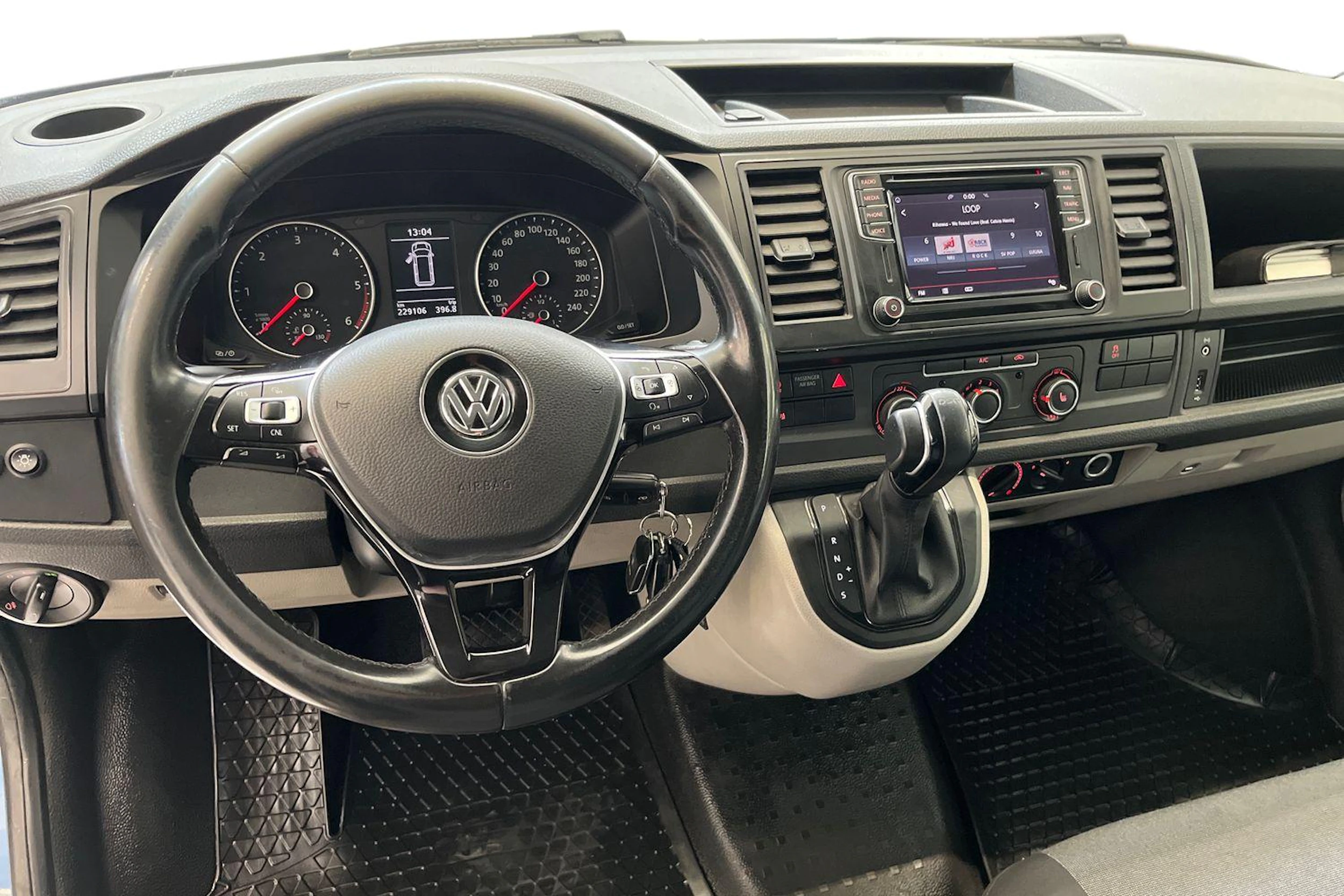 sininen Volkswagen Transporter 2017 kuva 9.