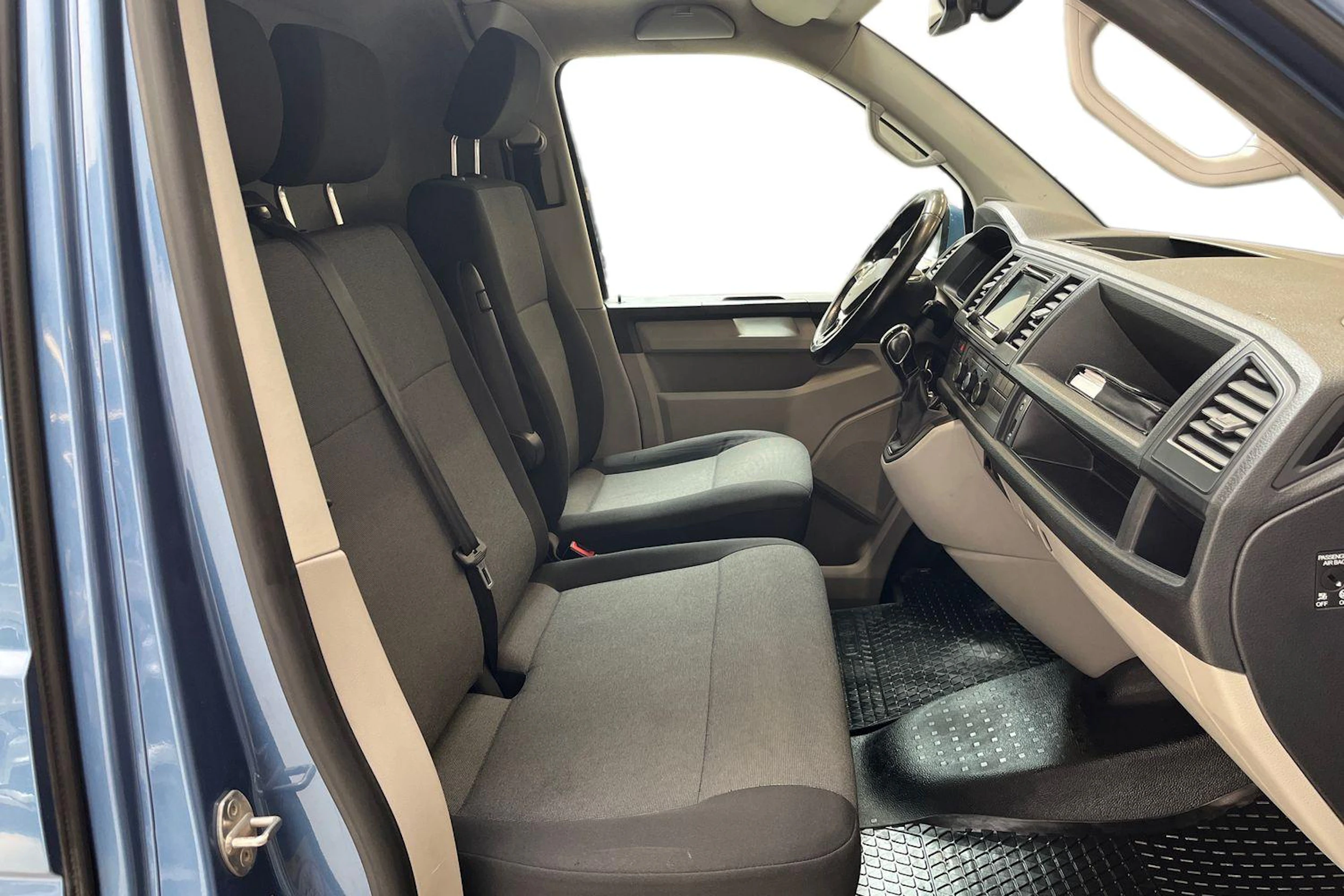 sininen Volkswagen Transporter 2017 kuva 11.
