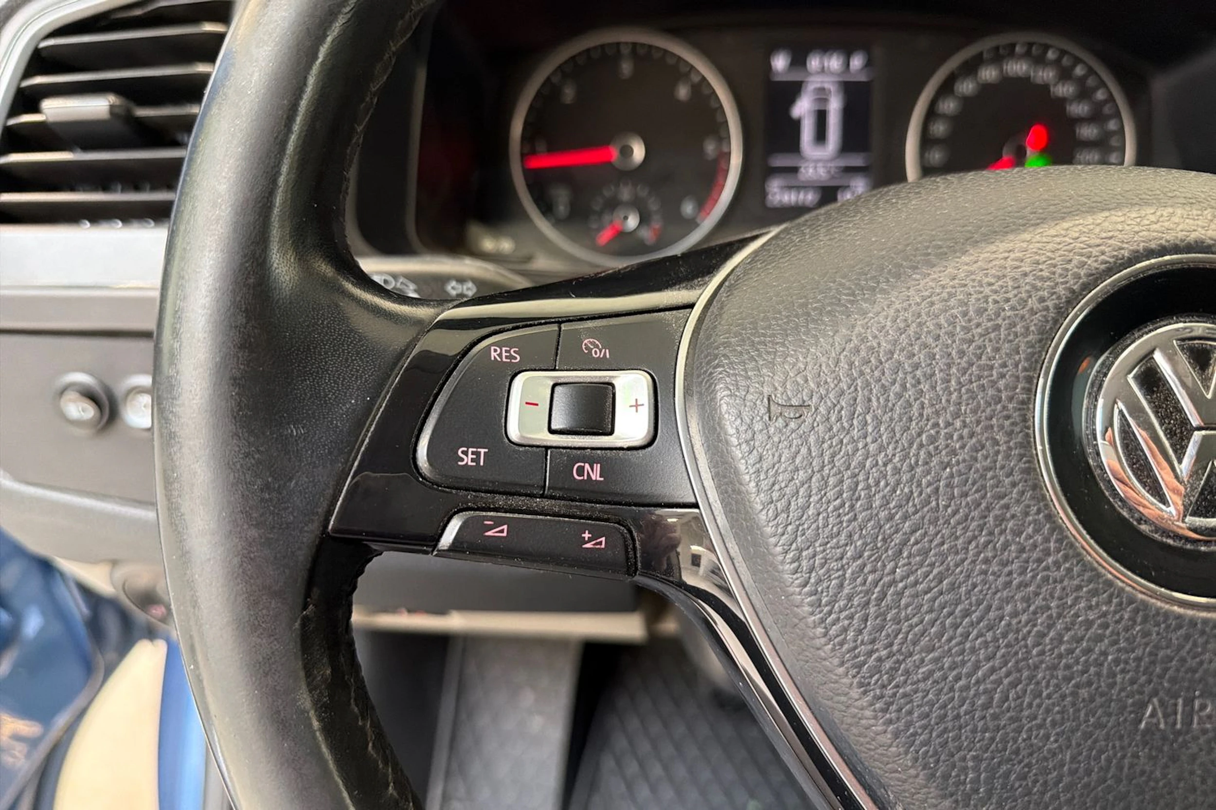 sininen Volkswagen Transporter 2017 kuva 19.