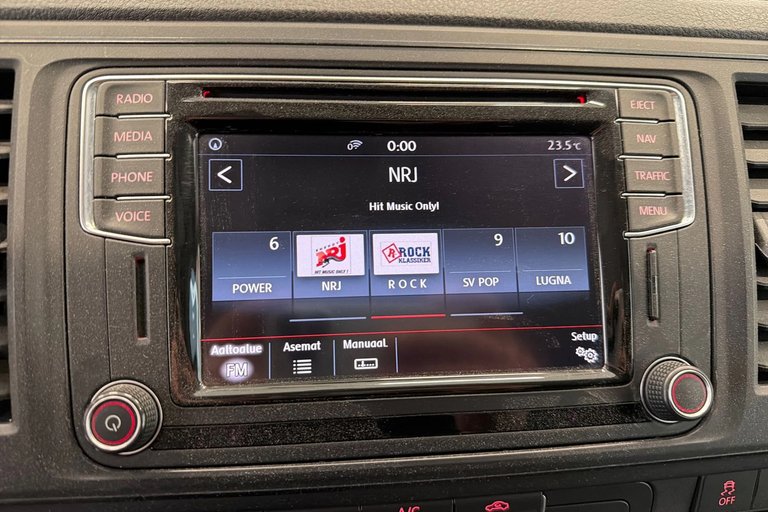 sininen Volkswagen Transporter 2017 kuva 21.