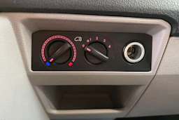 sininen Volkswagen Transporter 2017 kuva 24.