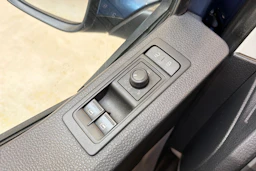 sininen Volkswagen Transporter 2017 kuva 27.
