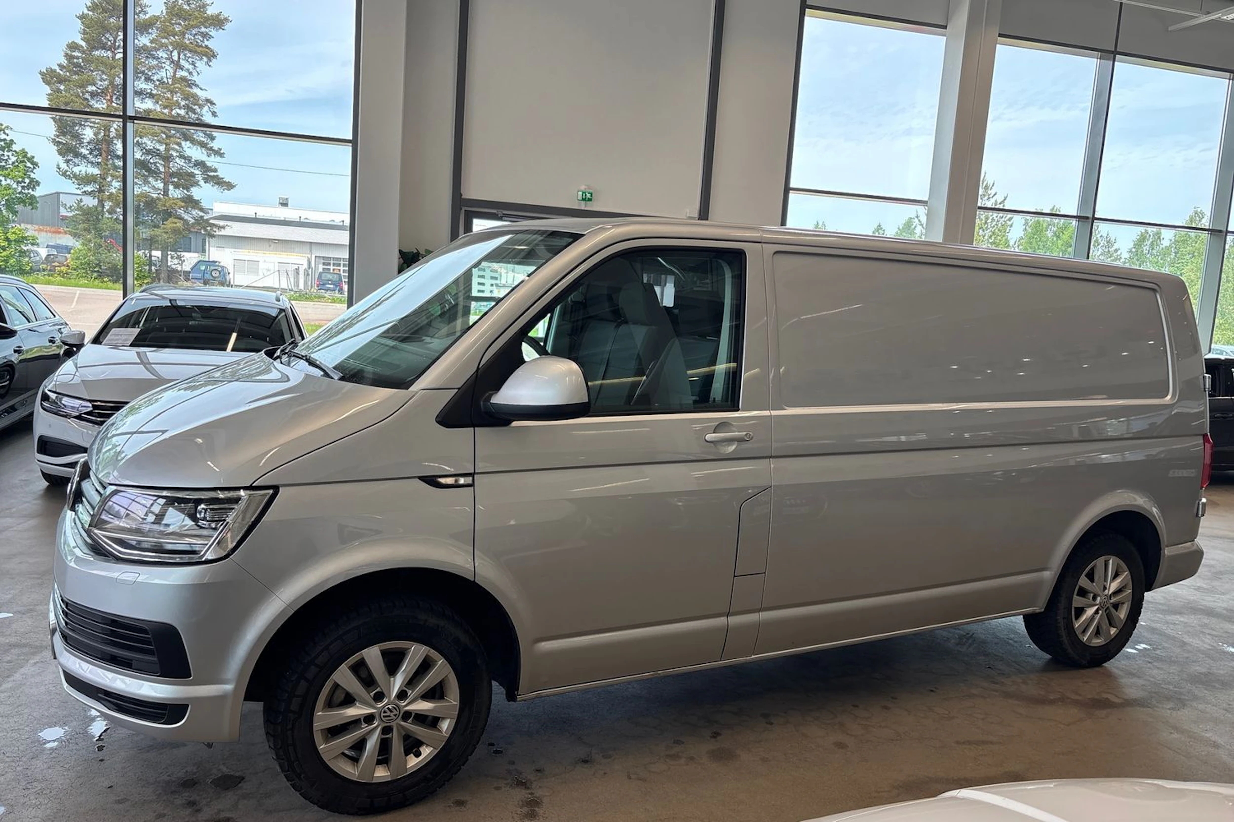 hopea Volkswagen Transporter 2017 kuva 9.