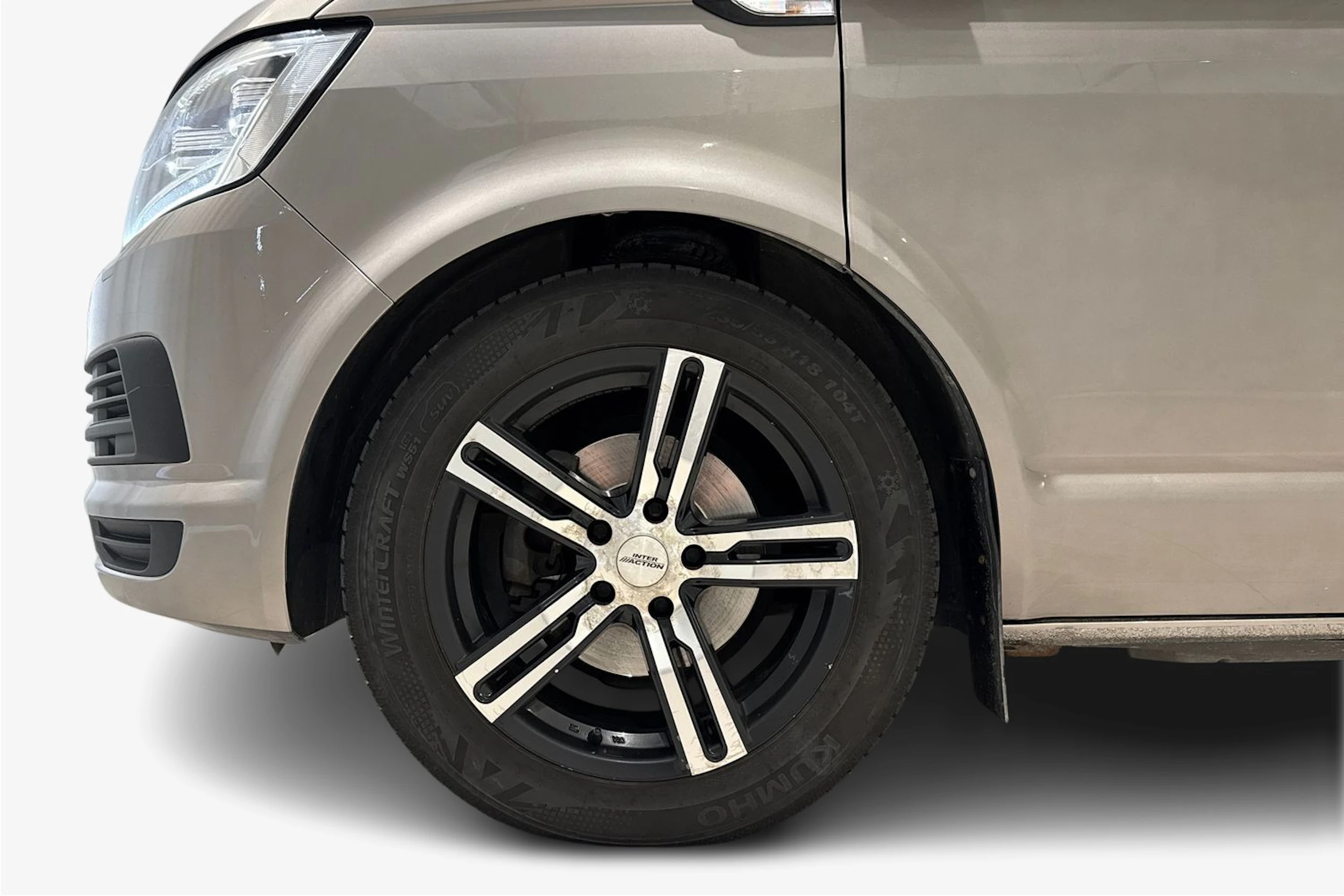 ruskea (beige) Volkswagen Transporter 2017 kuva 8.