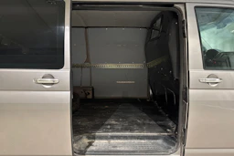 ruskea (beige) Volkswagen Transporter 2017 kuva 12.