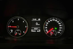 ruskea (beige) Volkswagen Transporter 2017 kuva 15.
