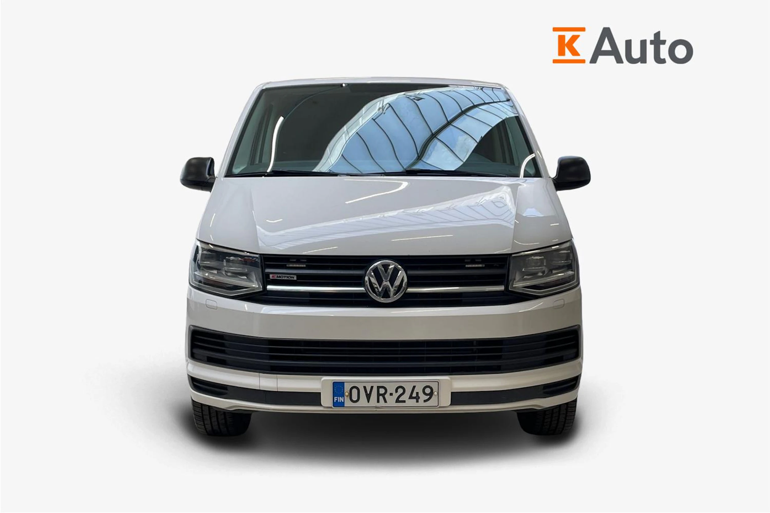 valkoinen Volkswagen Transporter 2017 kuva 5.