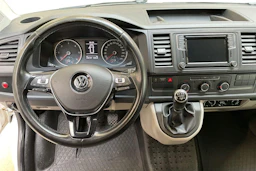 valkoinen Volkswagen Transporter 2017 kuva 9.