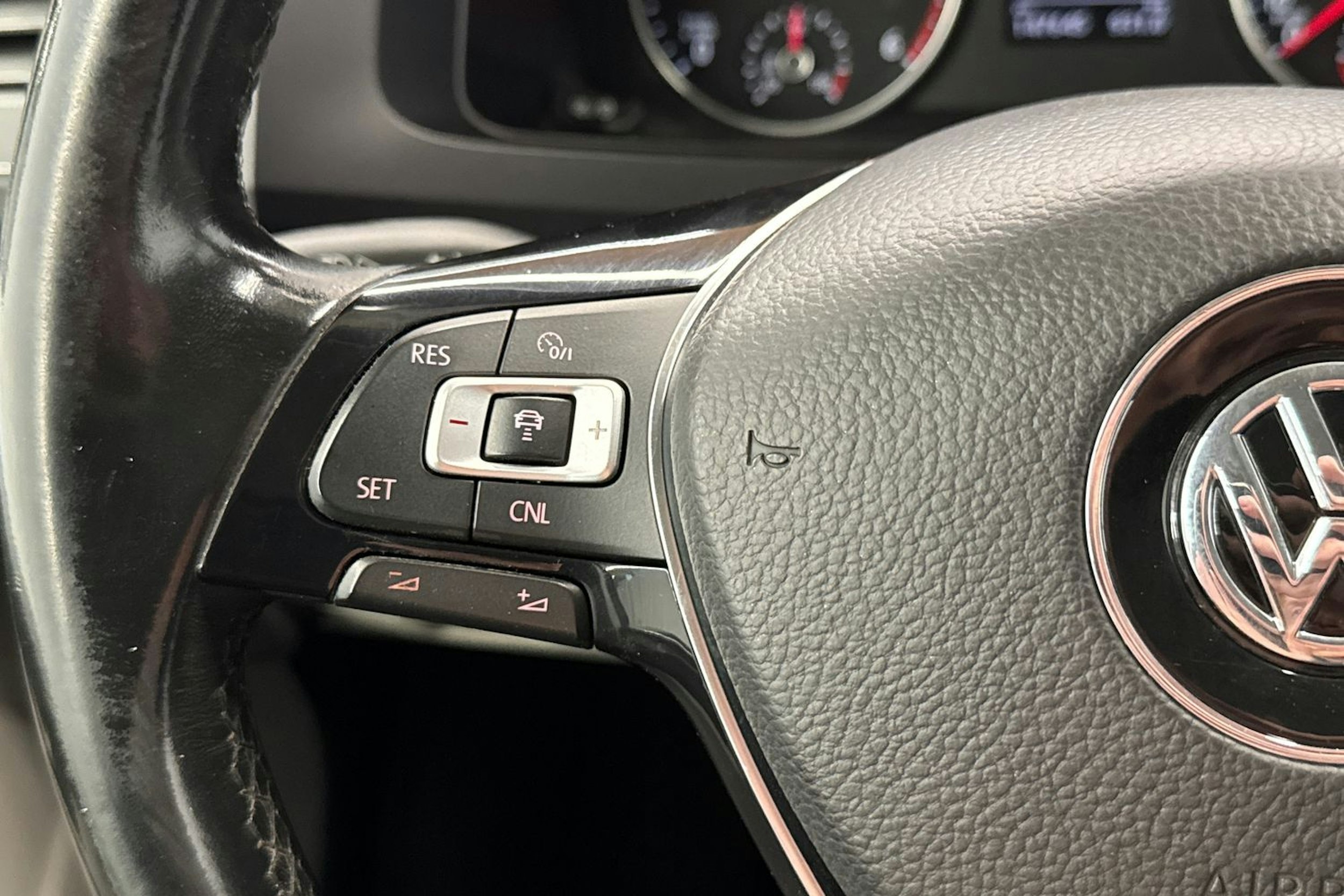 violetti Volkswagen Transporter 2017 kuva 12.