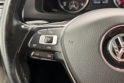 violetti Volkswagen Transporter 2017 kuva 12.