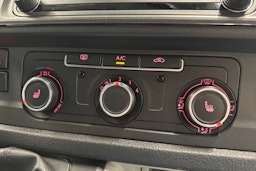 violetti Volkswagen Transporter 2017 kuva 17.