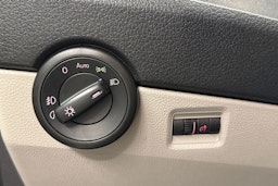 violetti Volkswagen Transporter 2017 kuva 20.