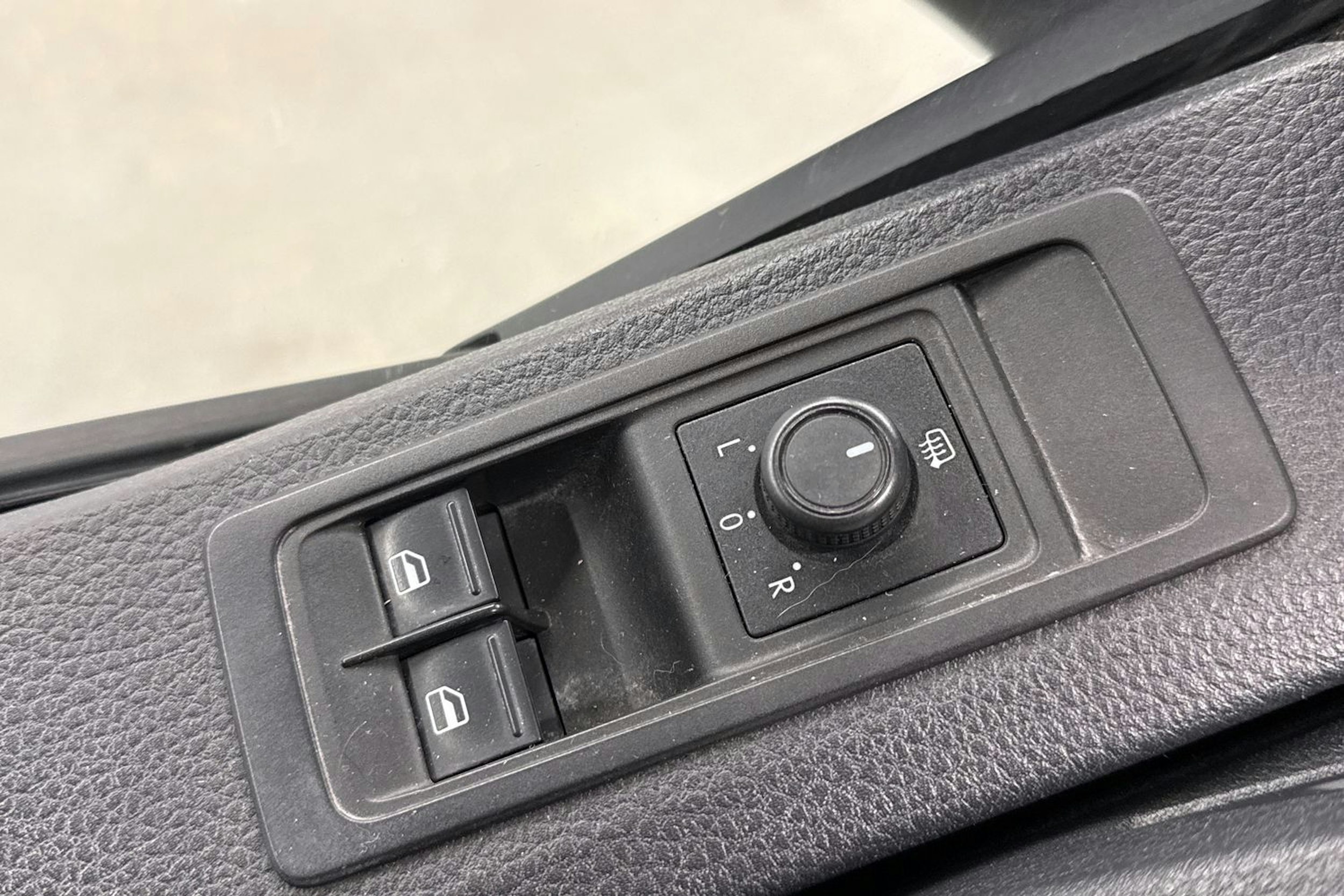 sininen Volkswagen Transporter 2017 kuva 17.