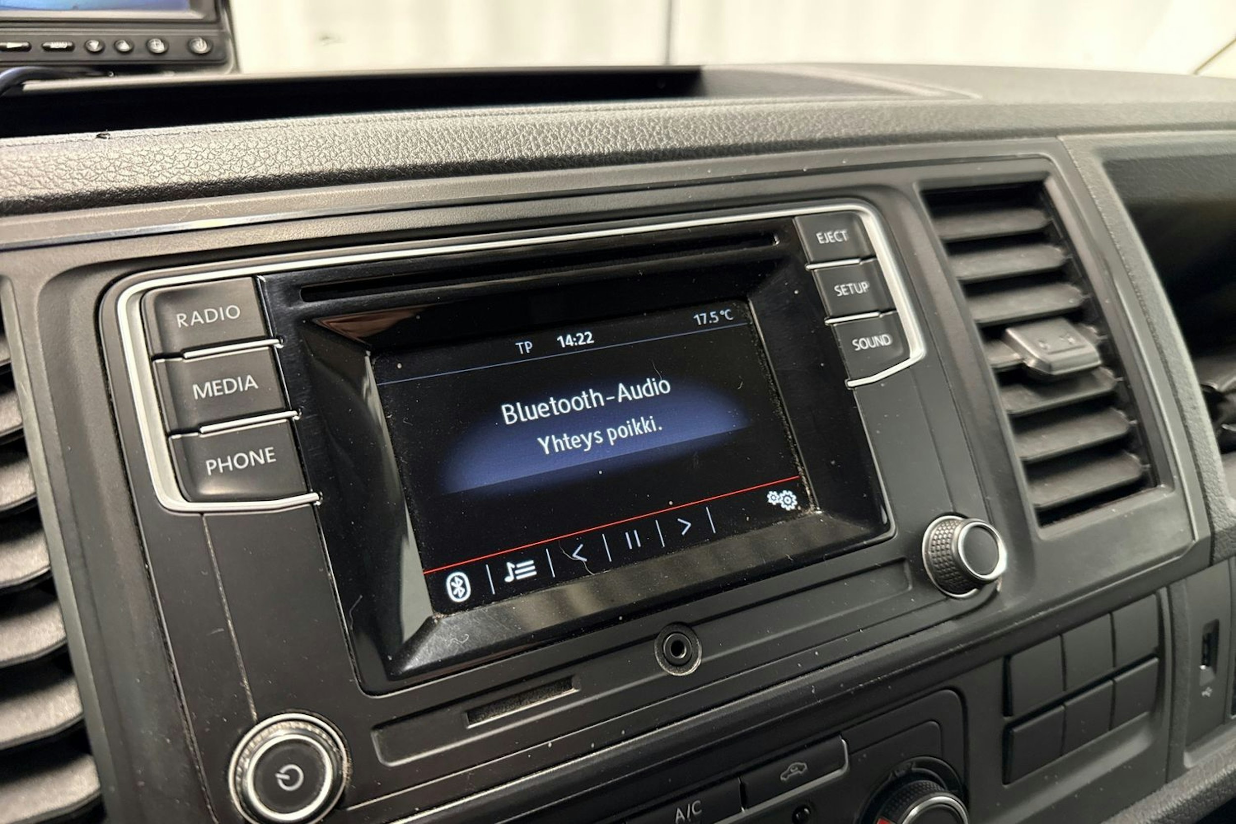 sininen Volkswagen Transporter 2017 kuva 19.