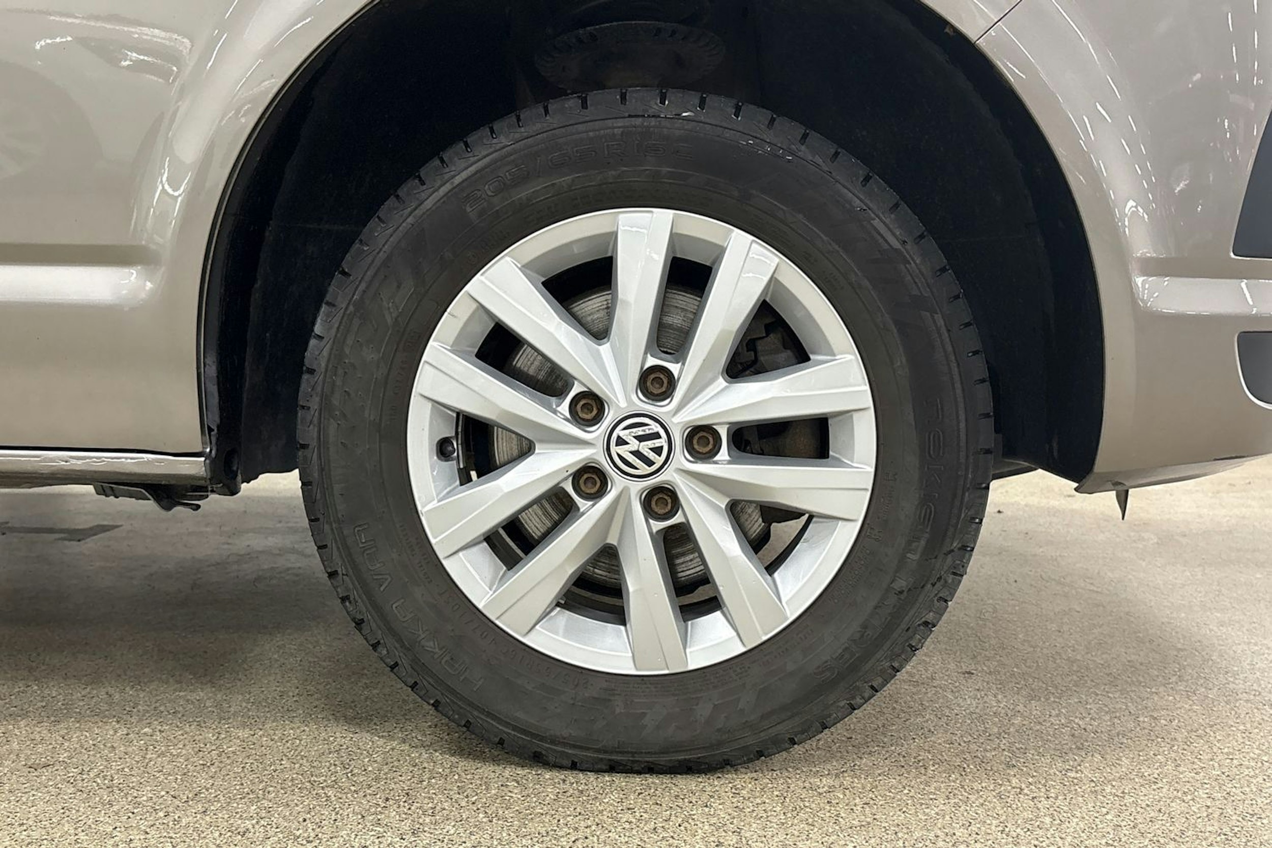 Ruskea (beige) Volkswagen TRANSPORTER 2017 kuva 11.