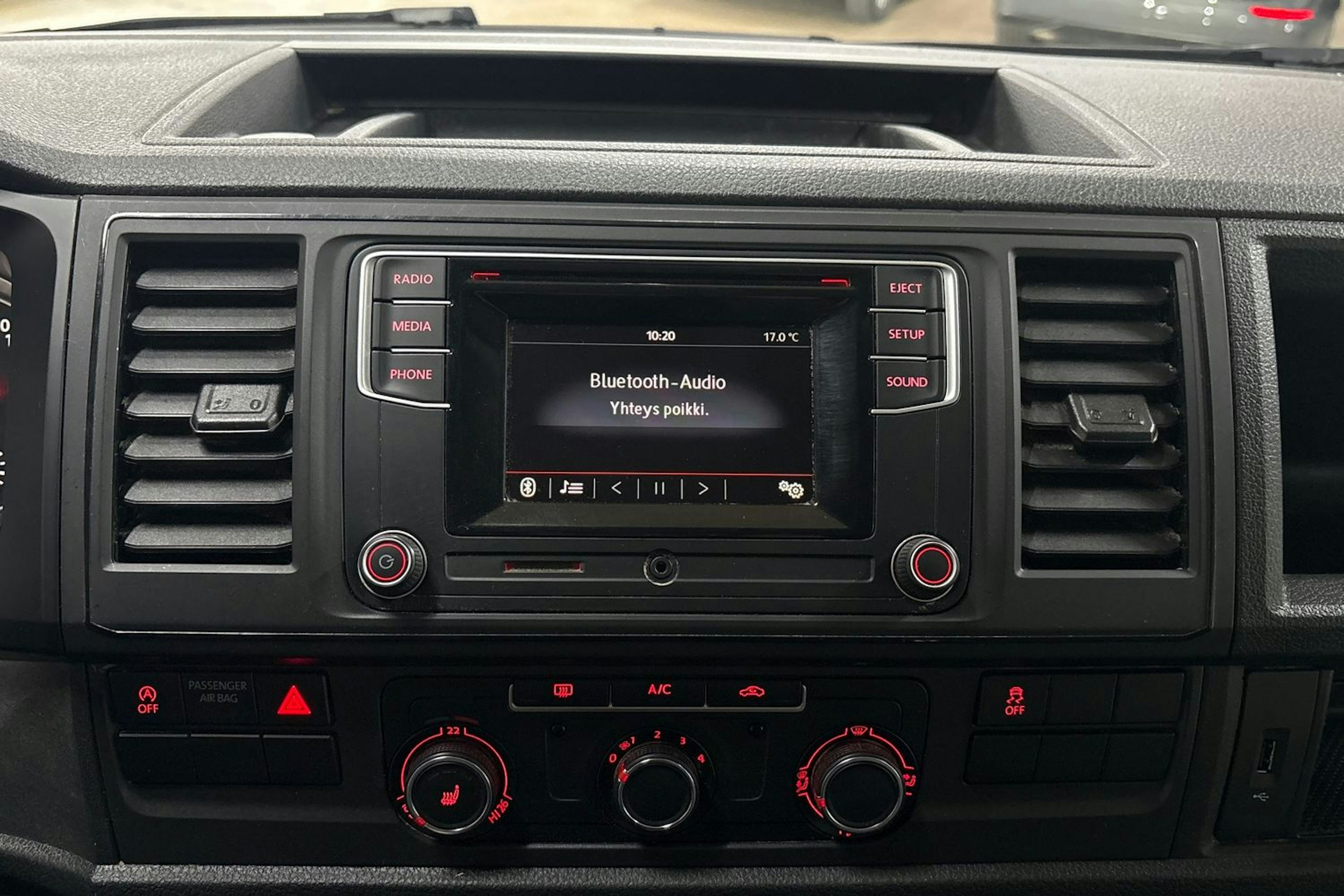 Ruskea (beige) Volkswagen TRANSPORTER 2017 kuva 15.