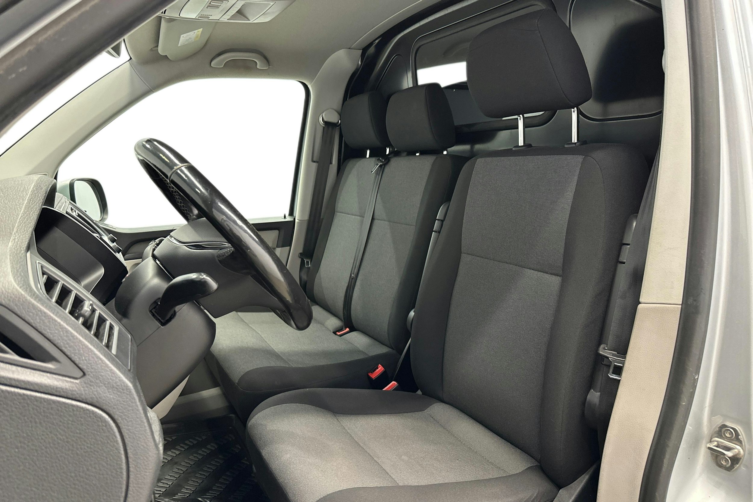 hopea Volkswagen Transporter 2017 kuva 8.