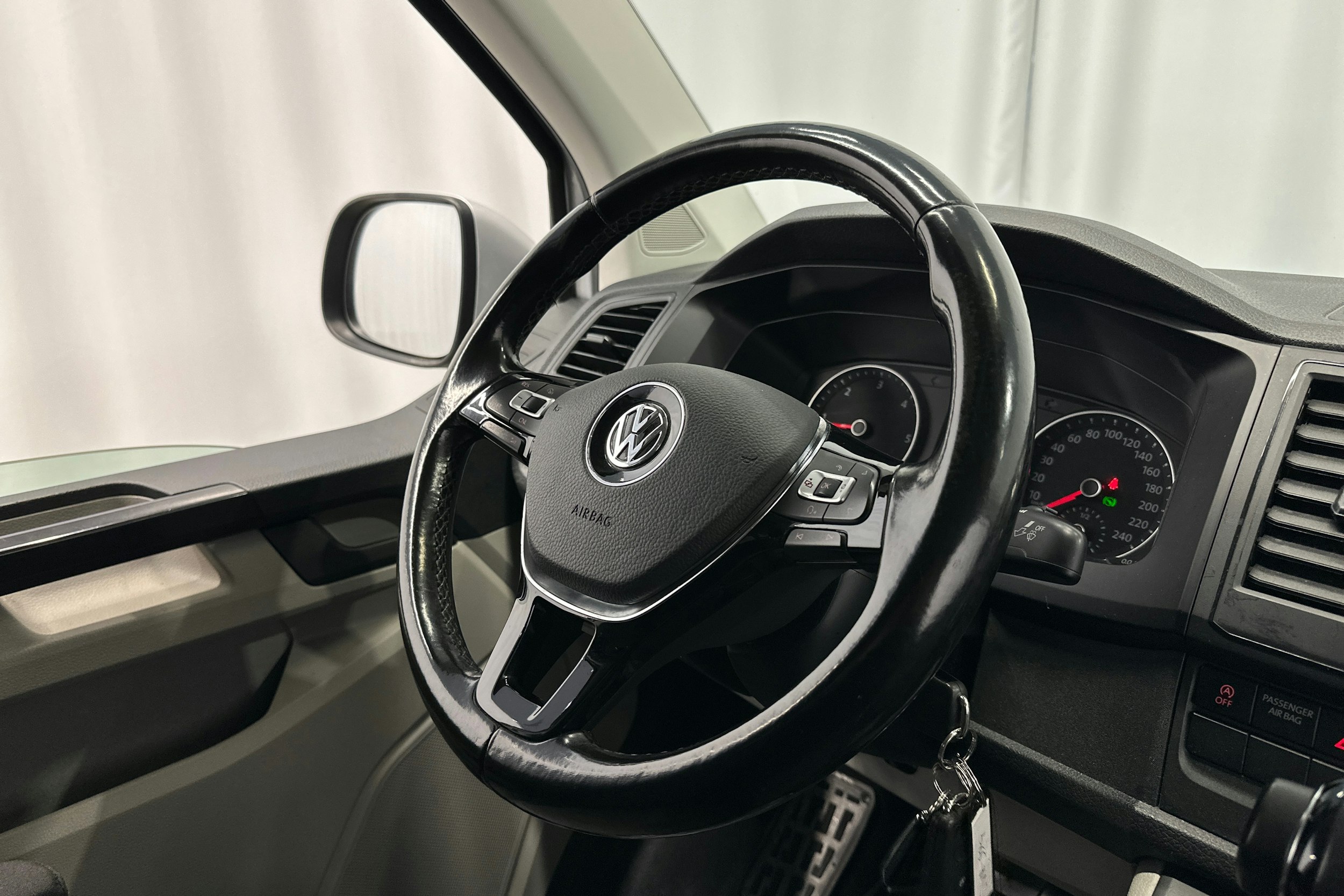 hopea Volkswagen Transporter 2017 kuva 11.