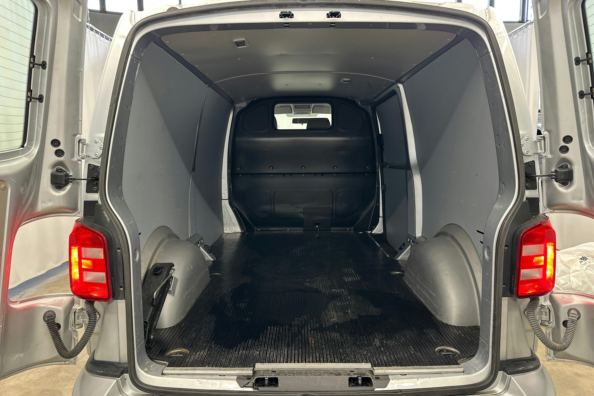 hopea Volkswagen Transporter 2017 kuva 18.