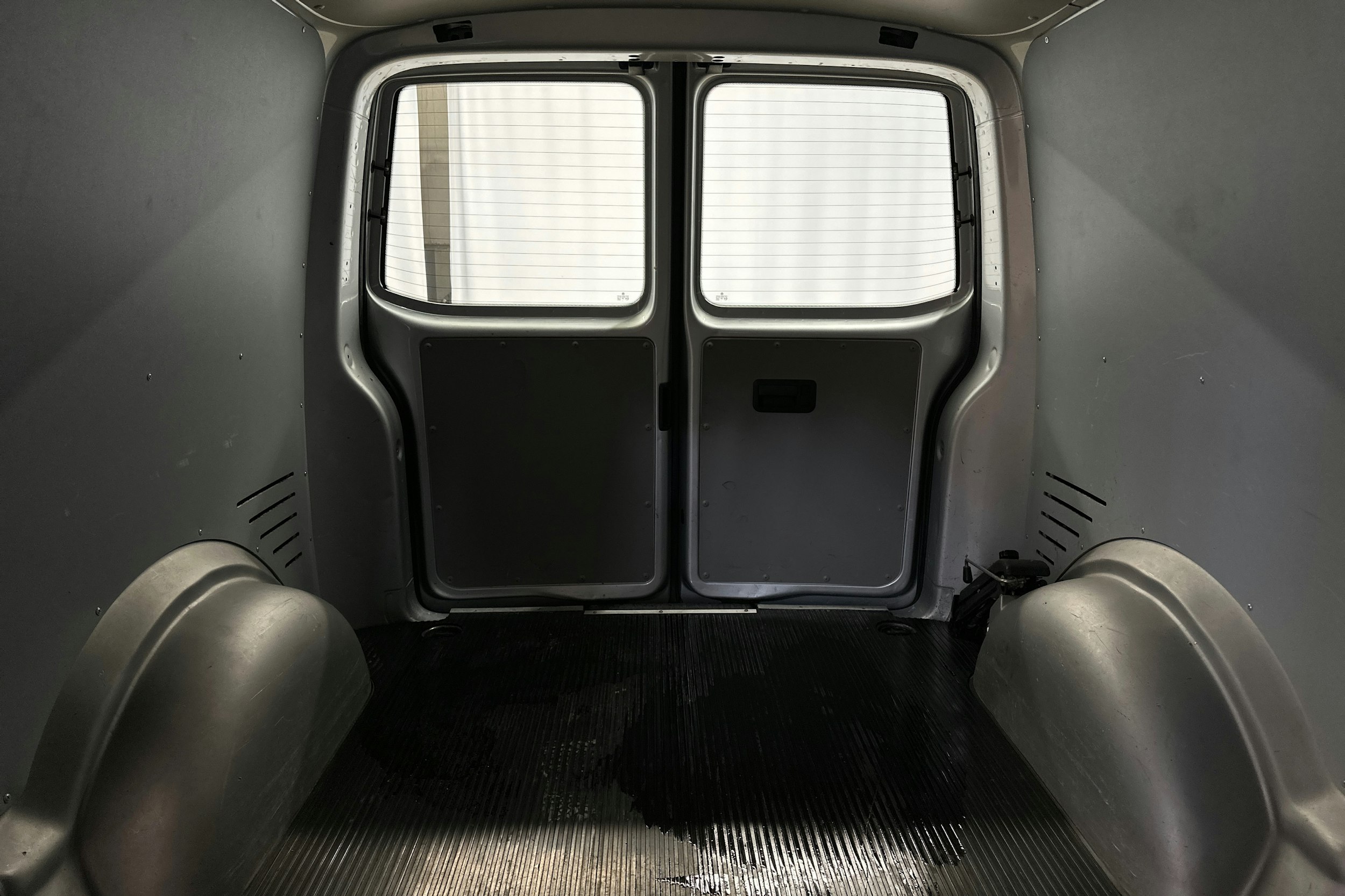hopea Volkswagen Transporter 2017 kuva 23.