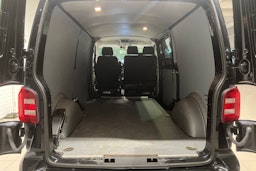 Musta Volkswagen TRANSPORTER 2017 kuva 20.