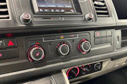 musta Volkswagen Transporter 2017 kuva 20.