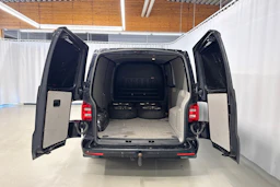 musta Volkswagen Transporter 2017 kuva 27.