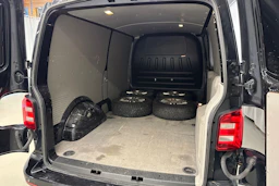 musta Volkswagen Transporter 2017 kuva 28.