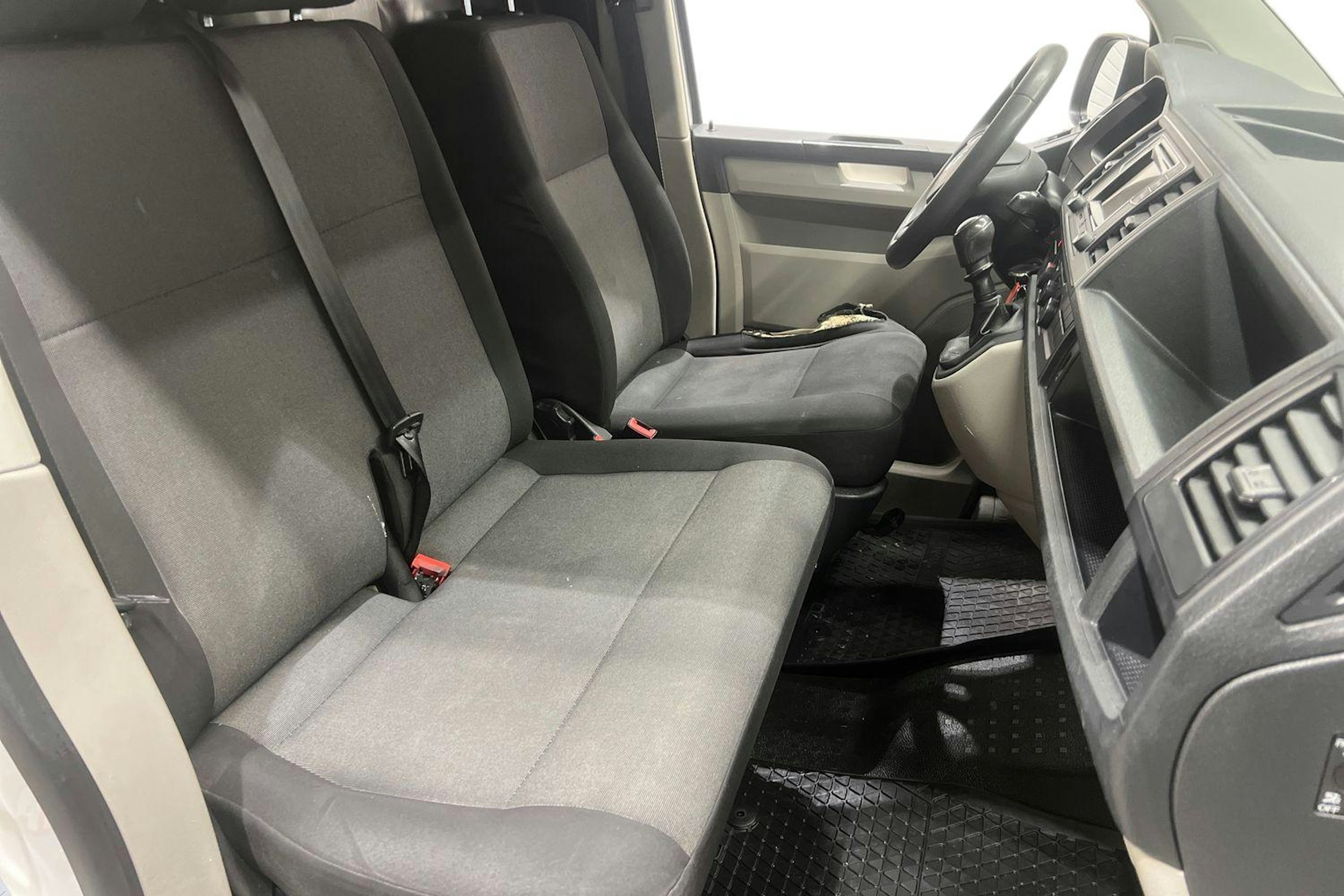 Valkoinen Volkswagen TRANSPORTER 2017 kuva 11.