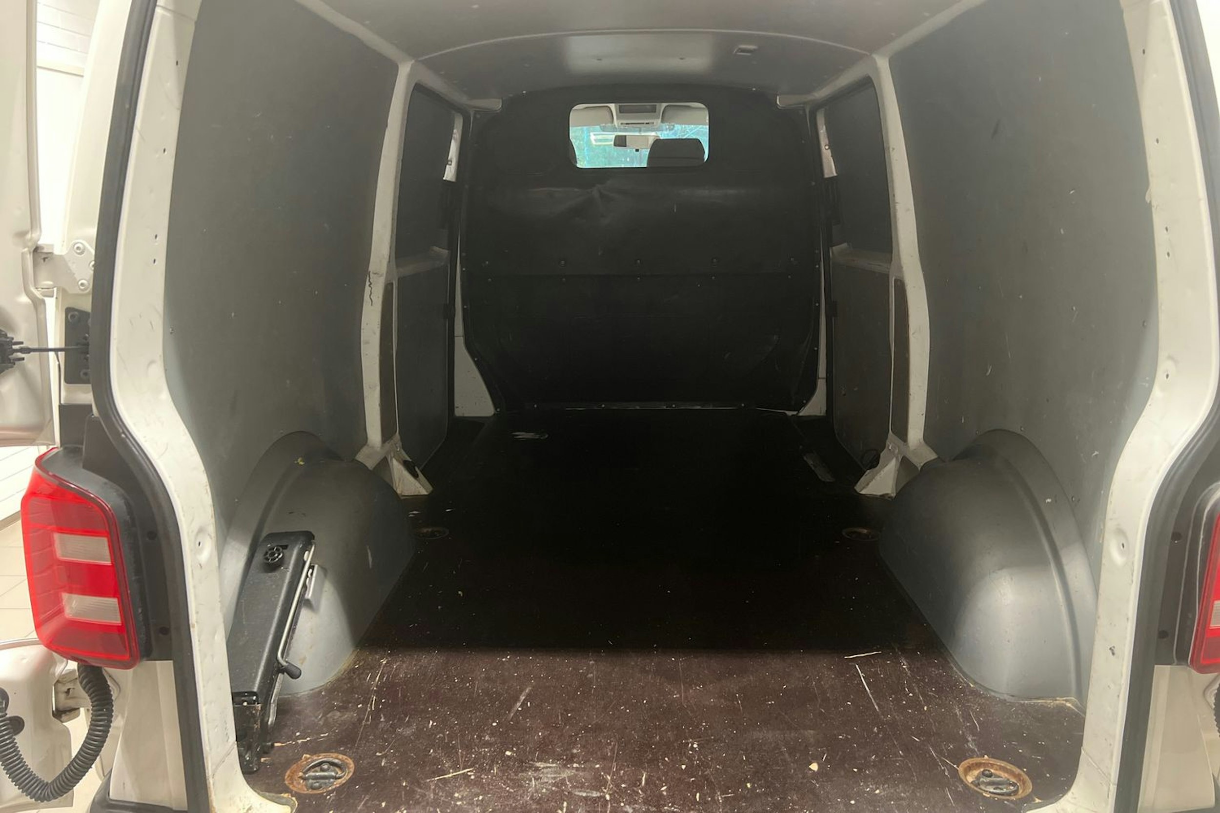 Valkoinen Volkswagen TRANSPORTER 2017 kuva 15.