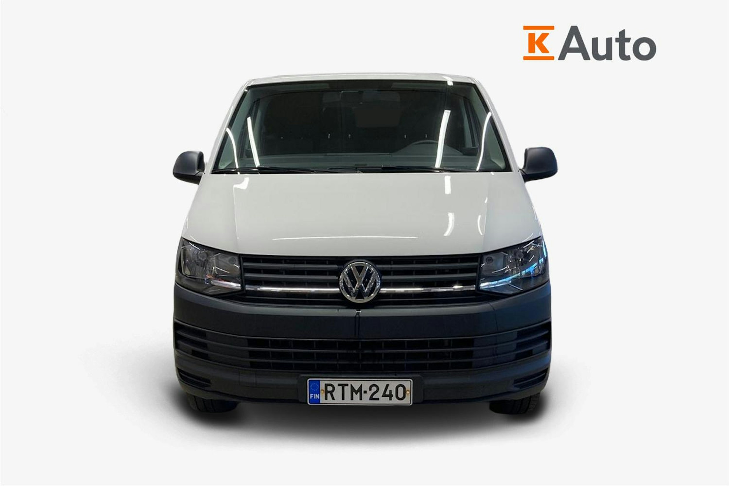 valkoinen Volkswagen Transporter 2017 kuva 5.