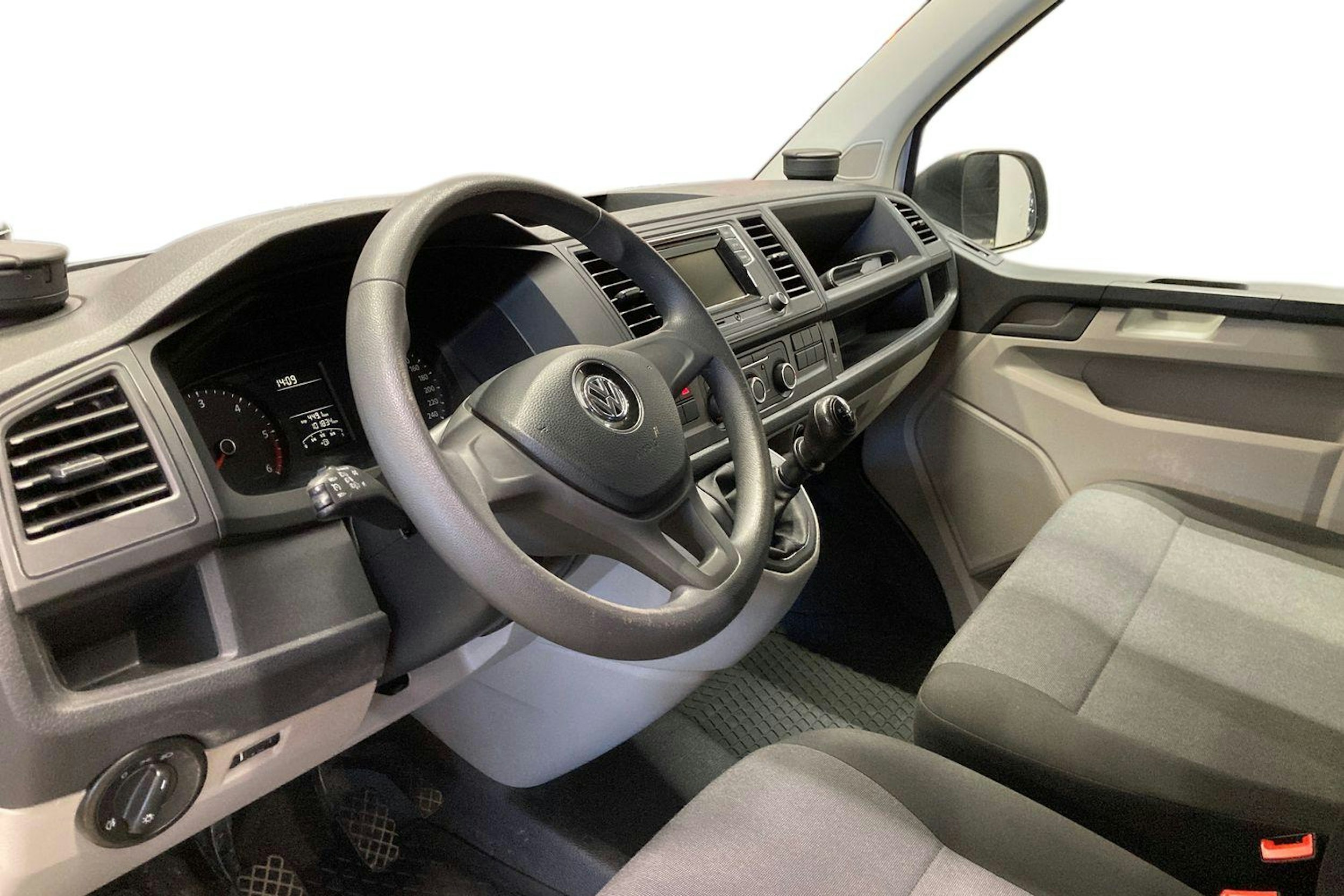 valkoinen Volkswagen Transporter 2017 kuva 7.