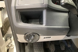 valkoinen Volkswagen Transporter 2017 kuva 20.