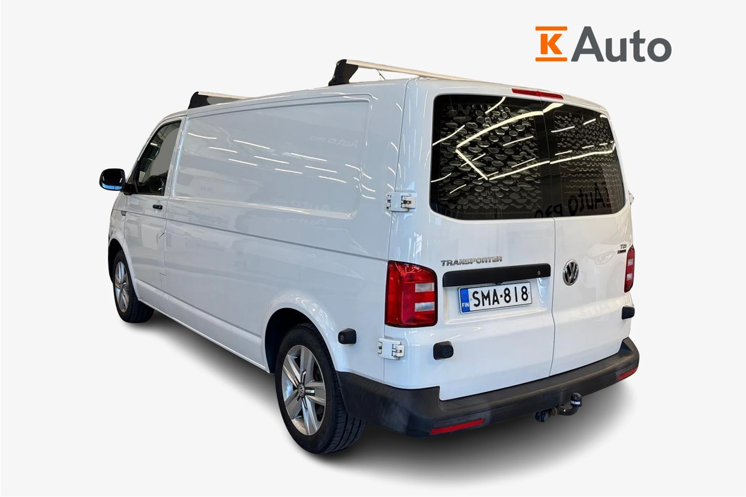 valkoinen Volkswagen Transporter 2017 kuva 2.