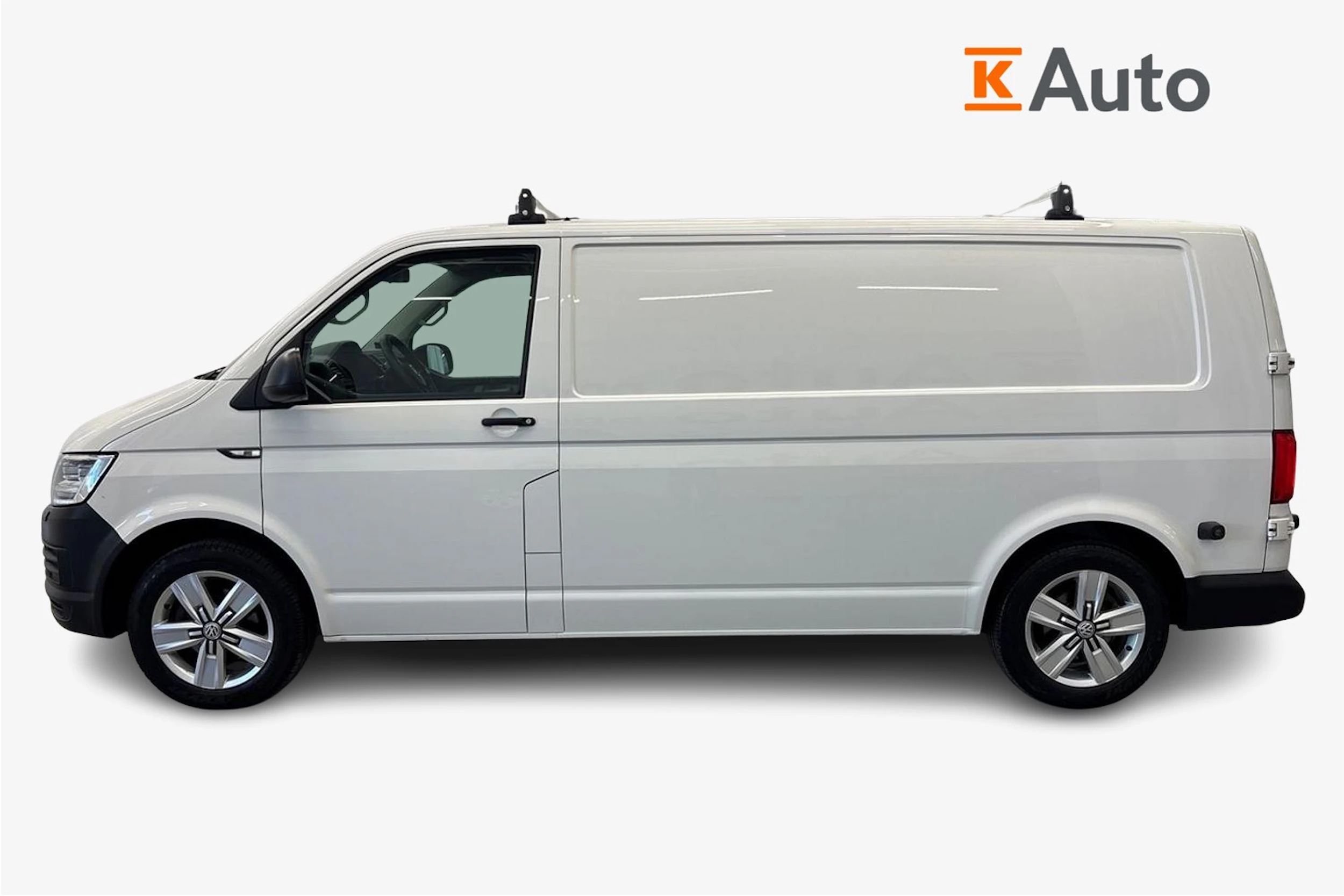 valkoinen Volkswagen Transporter 2017 kuva 5.