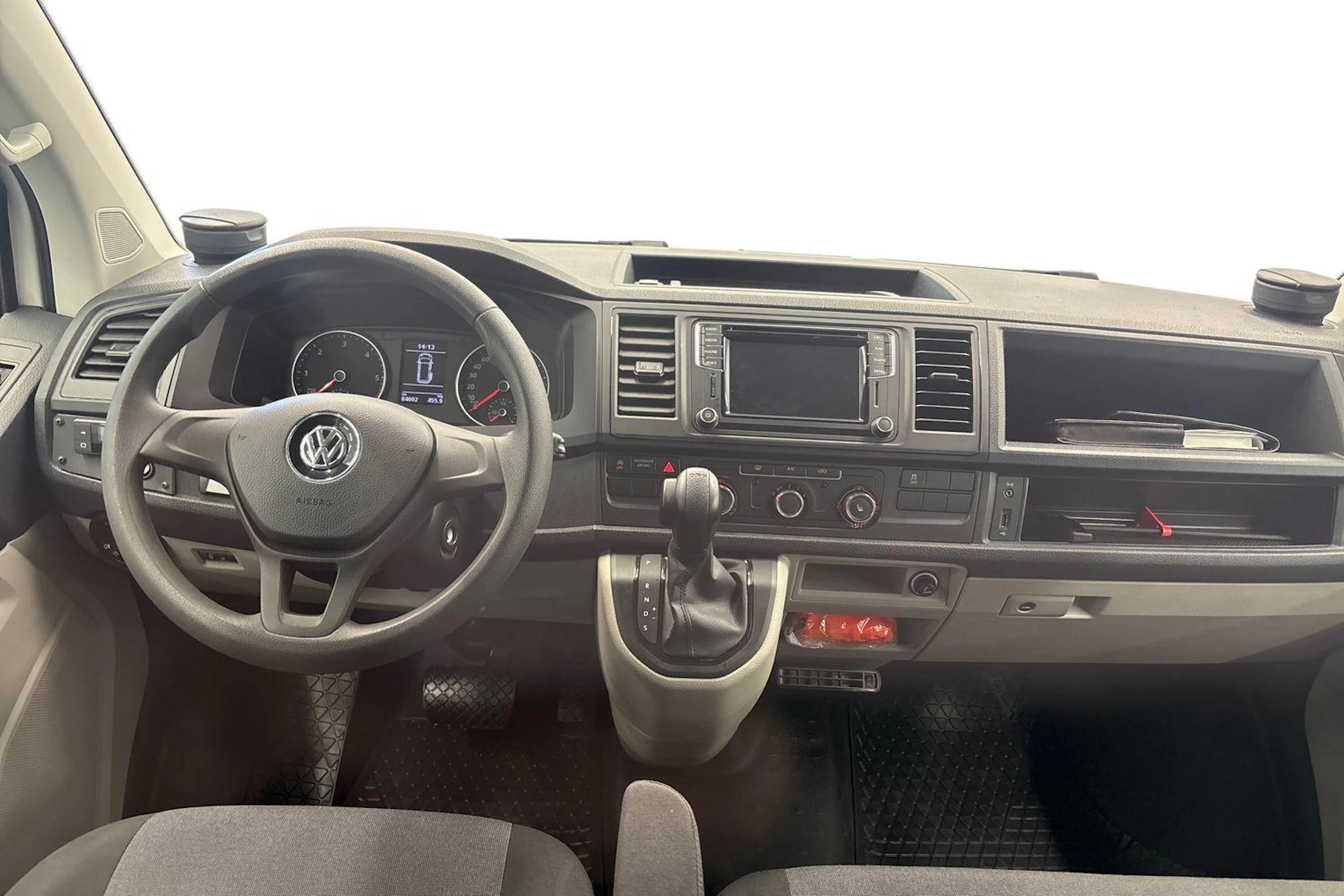 valkoinen Volkswagen Transporter 2017 kuva 7.