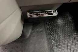 valkoinen Volkswagen Transporter 2017 kuva 14.