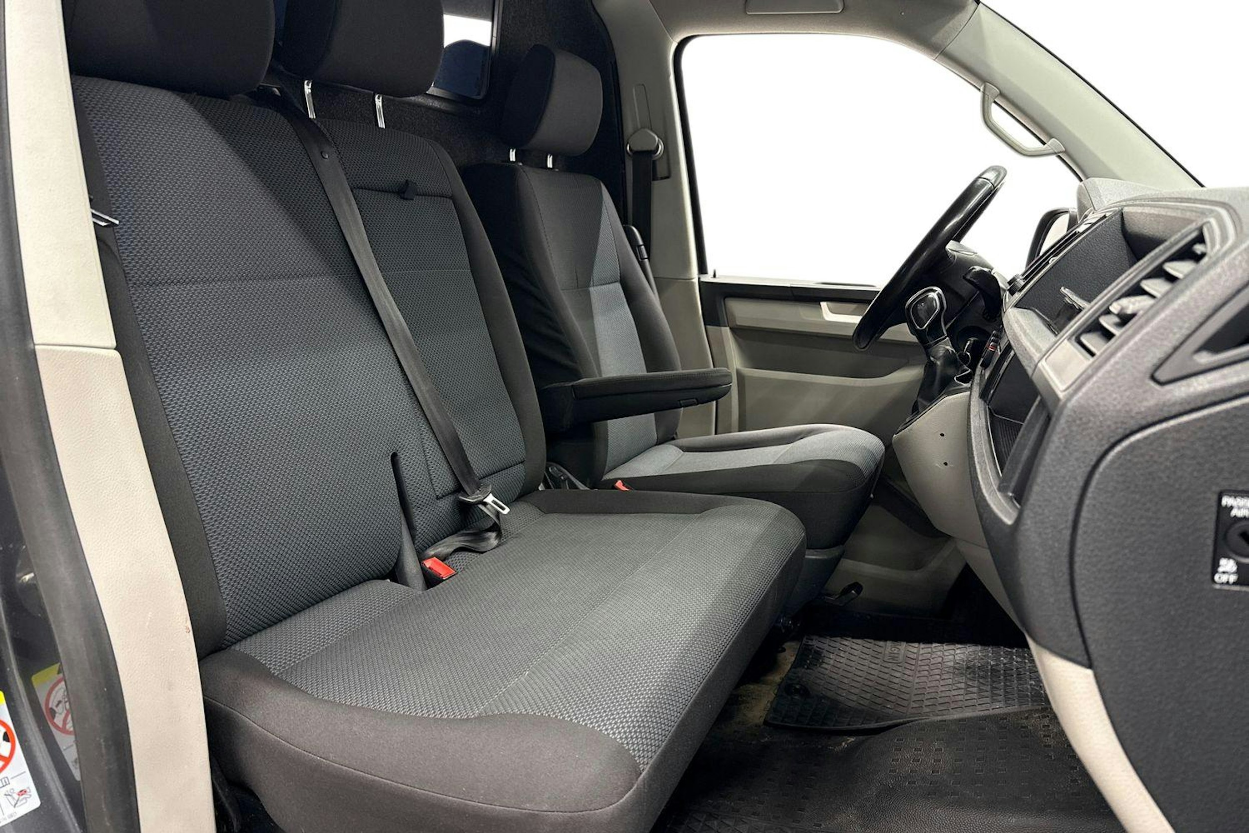 met. harmaa Volkswagen Transporter 2017 kuva 11.