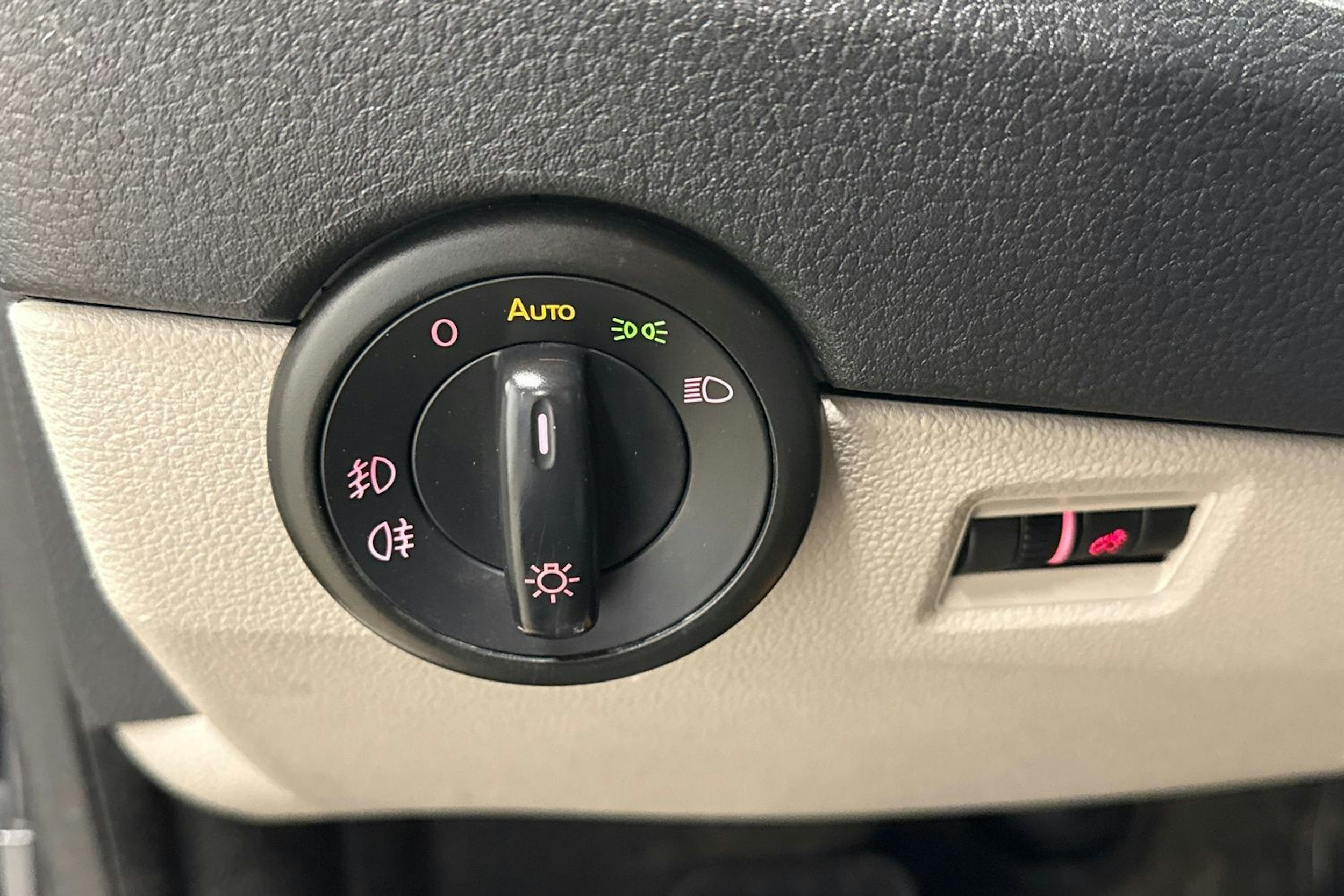 met. harmaa Volkswagen Transporter 2017 kuva 19.