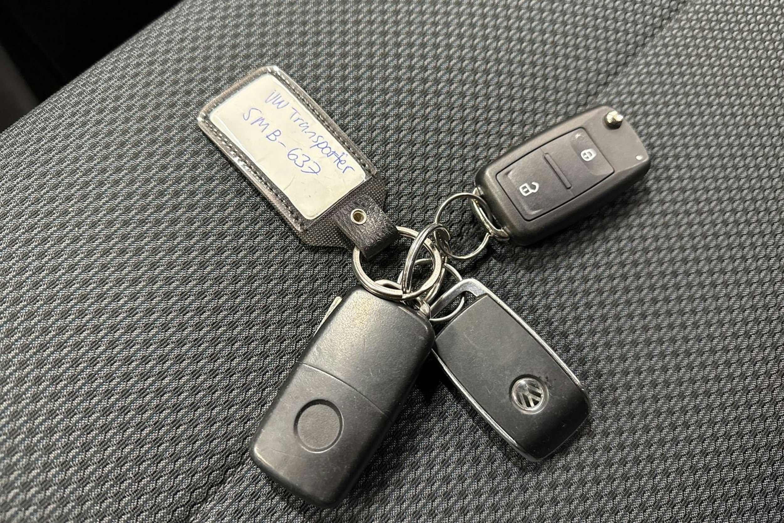 met. harmaa Volkswagen Transporter 2017 kuva 27.