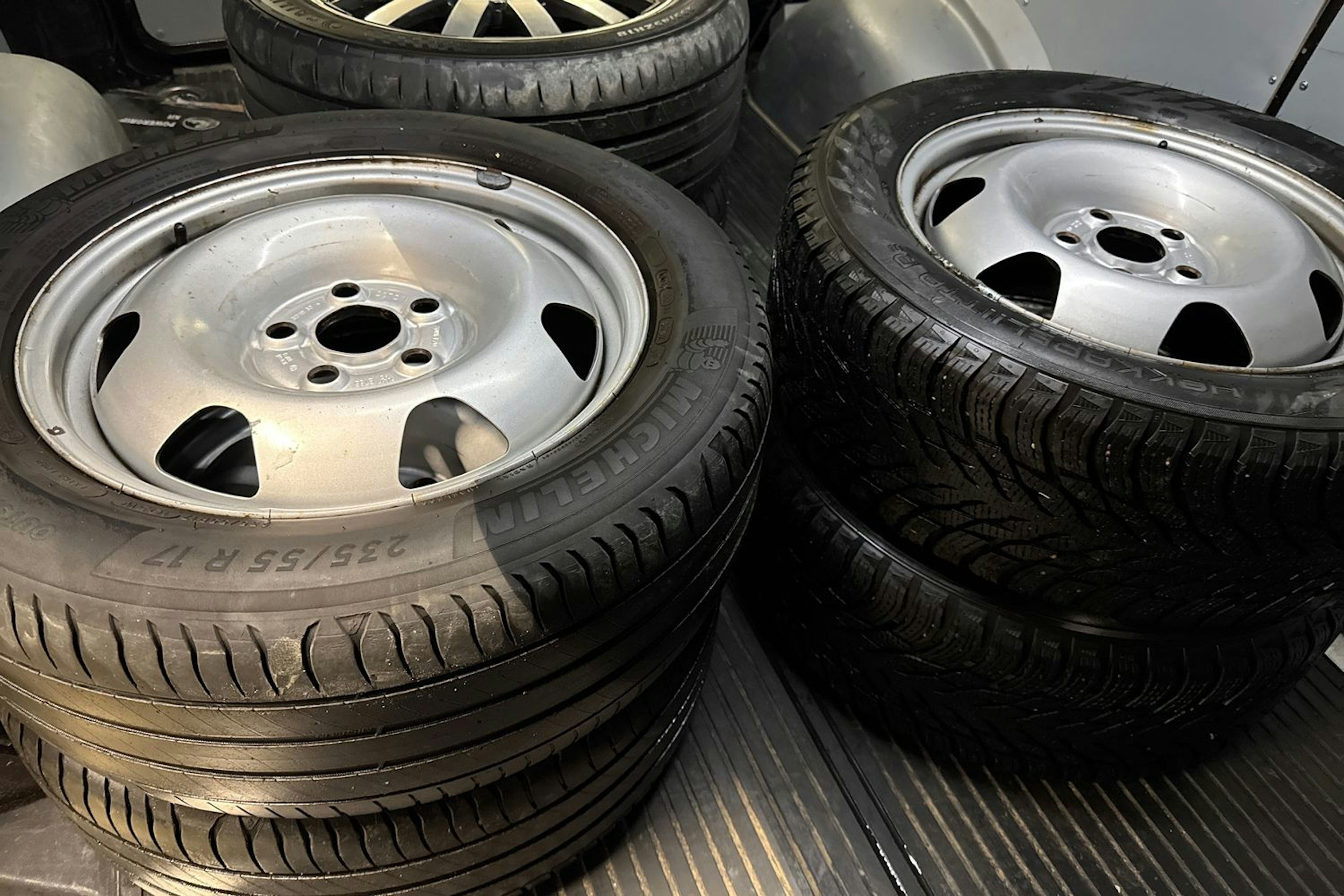 ruskea (beige) Volkswagen Transporter 2017 kuva 16.