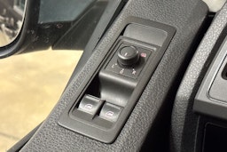 ruskea (beige) Volkswagen Transporter 2017 kuva 19.