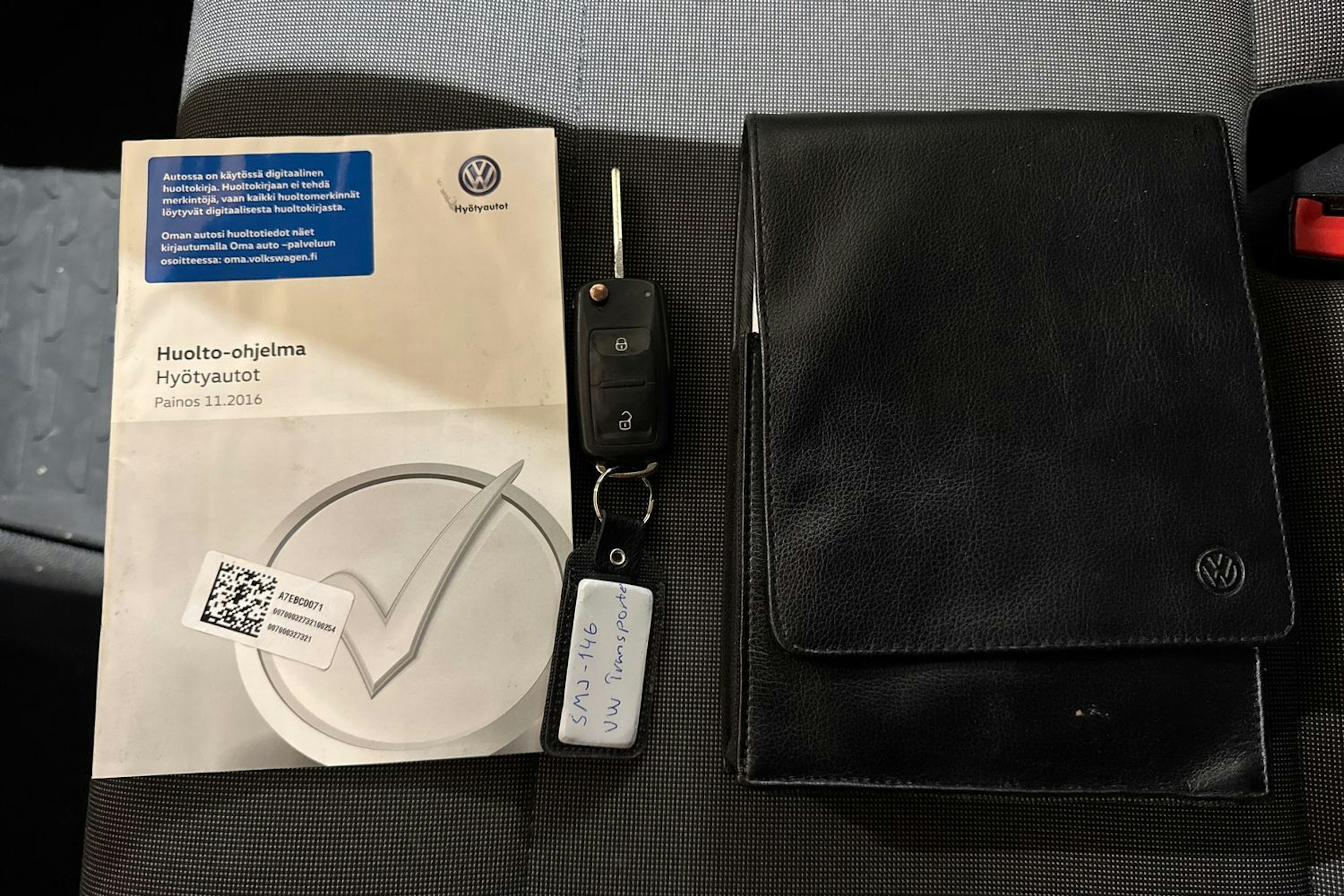 ruskea (beige) Volkswagen Transporter 2017 kuva 28.