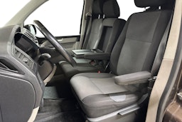 ruskea (beige) Volkswagen Transporter 2017 kuva 29.