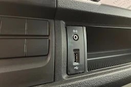 ruskea (beige) Volkswagen Transporter 2017 kuva 33.