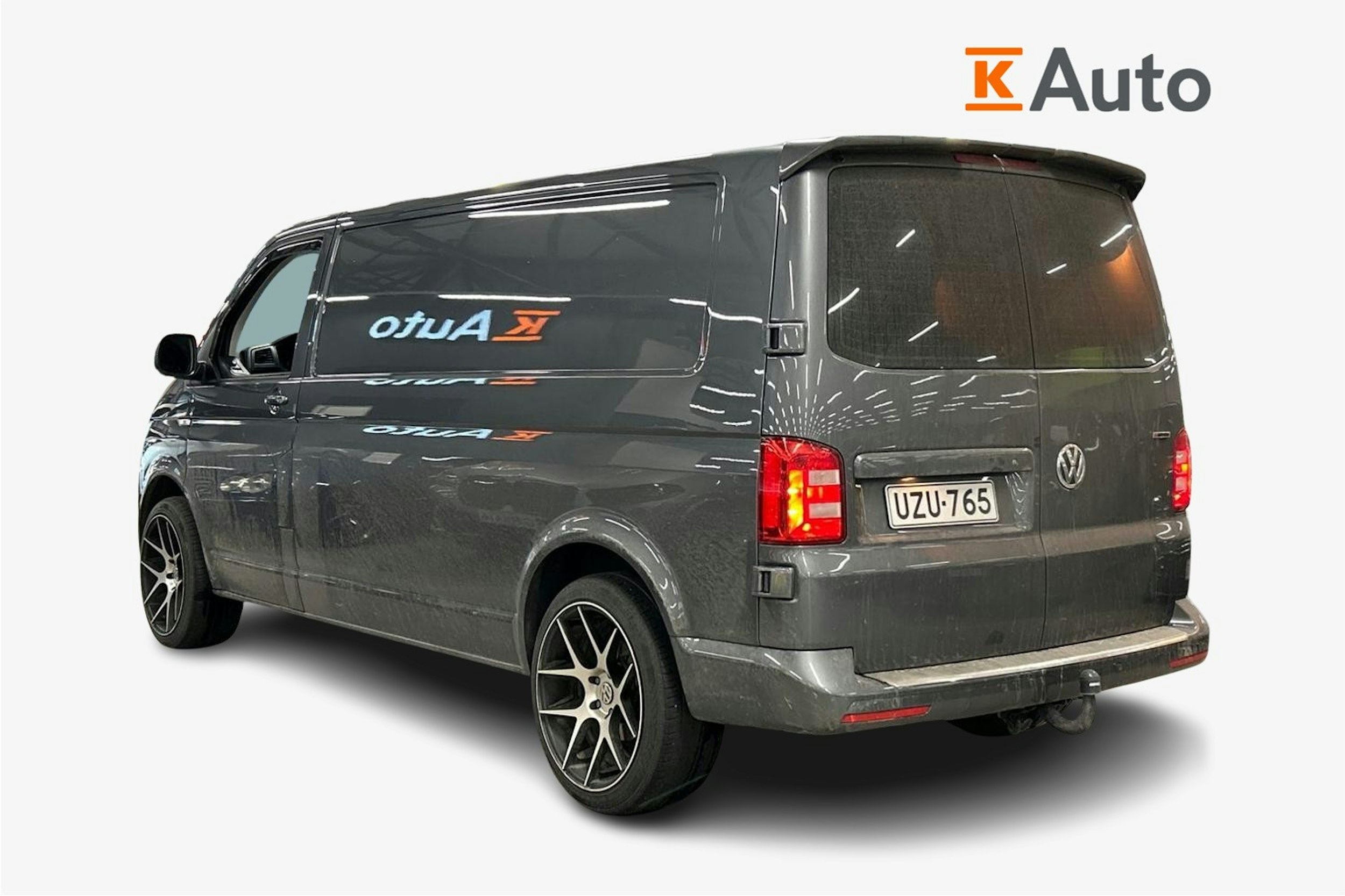 harmaa Volkswagen Transporter 2017 kuva 2.